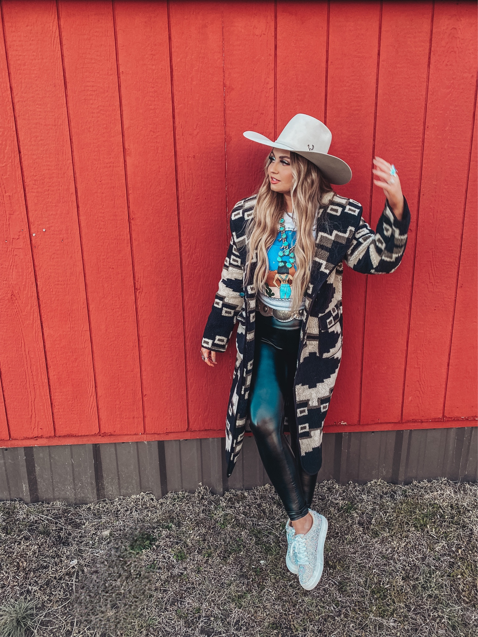 Valentine’s Day is right around the corner, shop all the western fashion + home decor finds I love here 