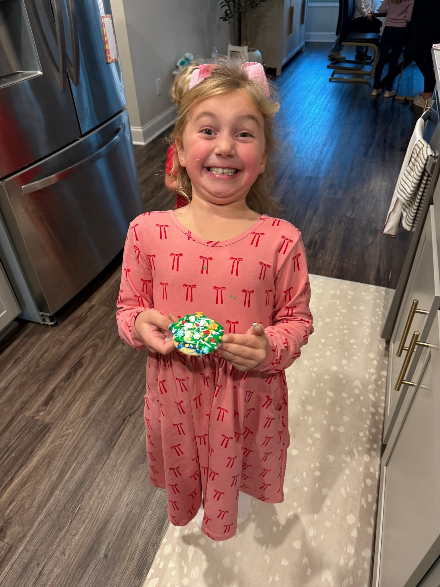 Hanna Andersson Dress is 50% off and comes in tons of patterns. We’ve worn this style for years and it’s our favorite play or dressy dress with pockets! TTS (she’s wearing a 6/7 and it’s a little long-she is 6)

Pants are also Gap Shine leggings are are 50% off!

Blinked her cute Wee Ones Santa bow!

Click here to shop!

Dress | bows | twirl | pockets | leggings | shine | metallic | Christmas | holiday | style |
Little girl | kid | fashion | toddlers | sale




#LTKSaleAlert #LTKmomlife #LTKKids