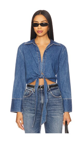Hannon Button Down in Medium Indigo Chambray | Revolve Clothing (Global)