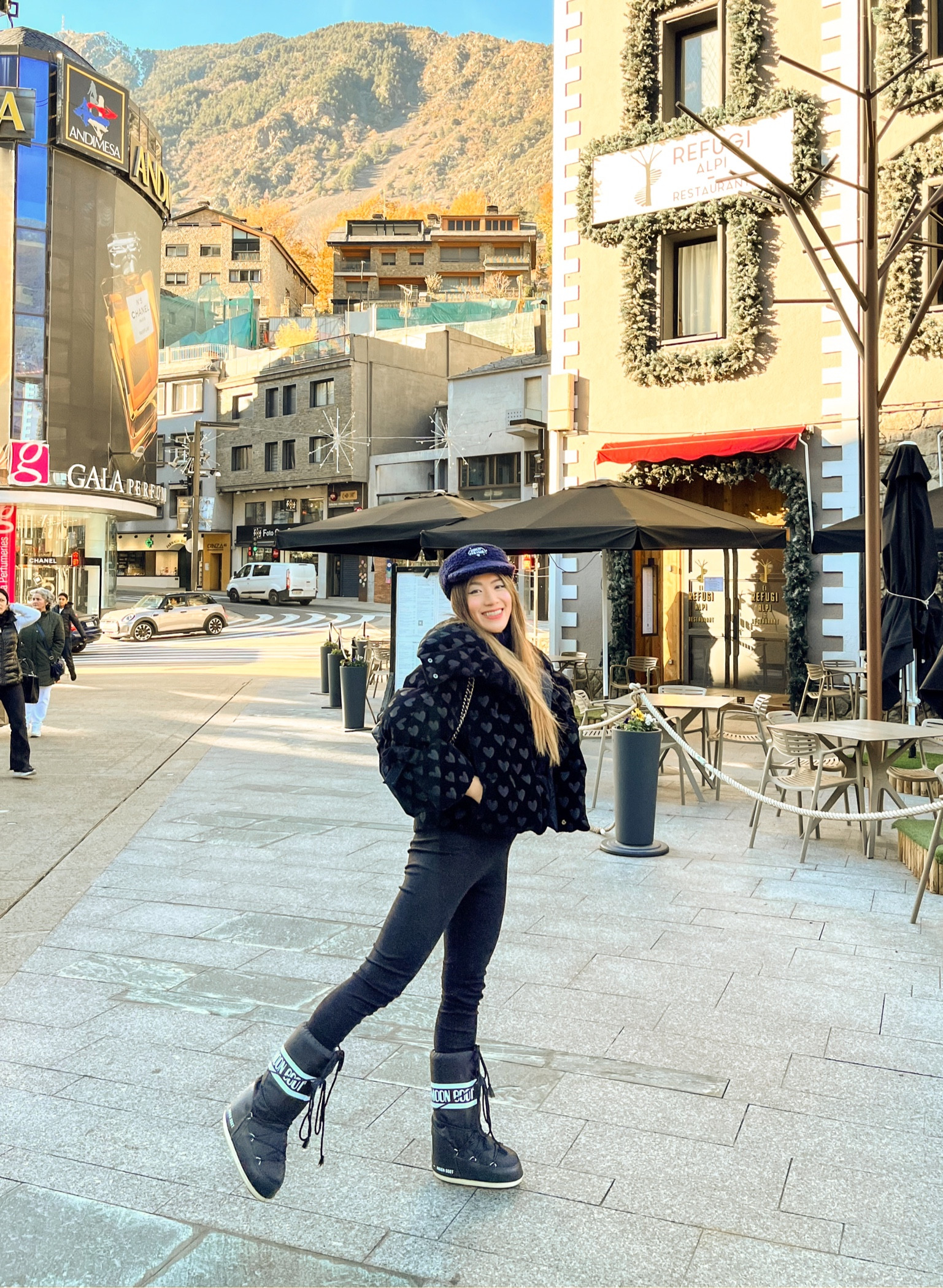 🔍 Winter outfit, winter style, skiwear, ski outfit, puffer jacket, Moon Boots, ski boots, black leggings, fur hat, Chanel bag, Chanel classic flap, Chanel handbag 

#LTKeurope #LTKtravel #LTKSeasonal