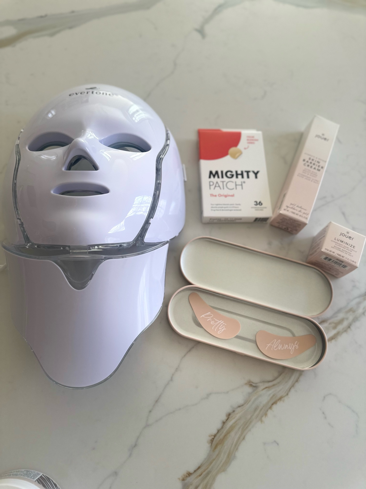 Anti-aging round up . The LED mask are worth the hype… my 13 year old my face looked tighter 🫶🏼

#LTKsalealert #LTKover40 #LTKbeauty