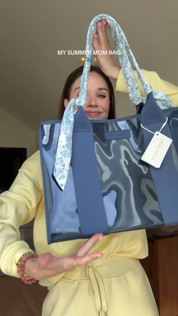 Mom bag // jelly tote // summer bag // pool bag 

Use HALLIE20 🤍

#LTKspringtrends #LTKmomlife