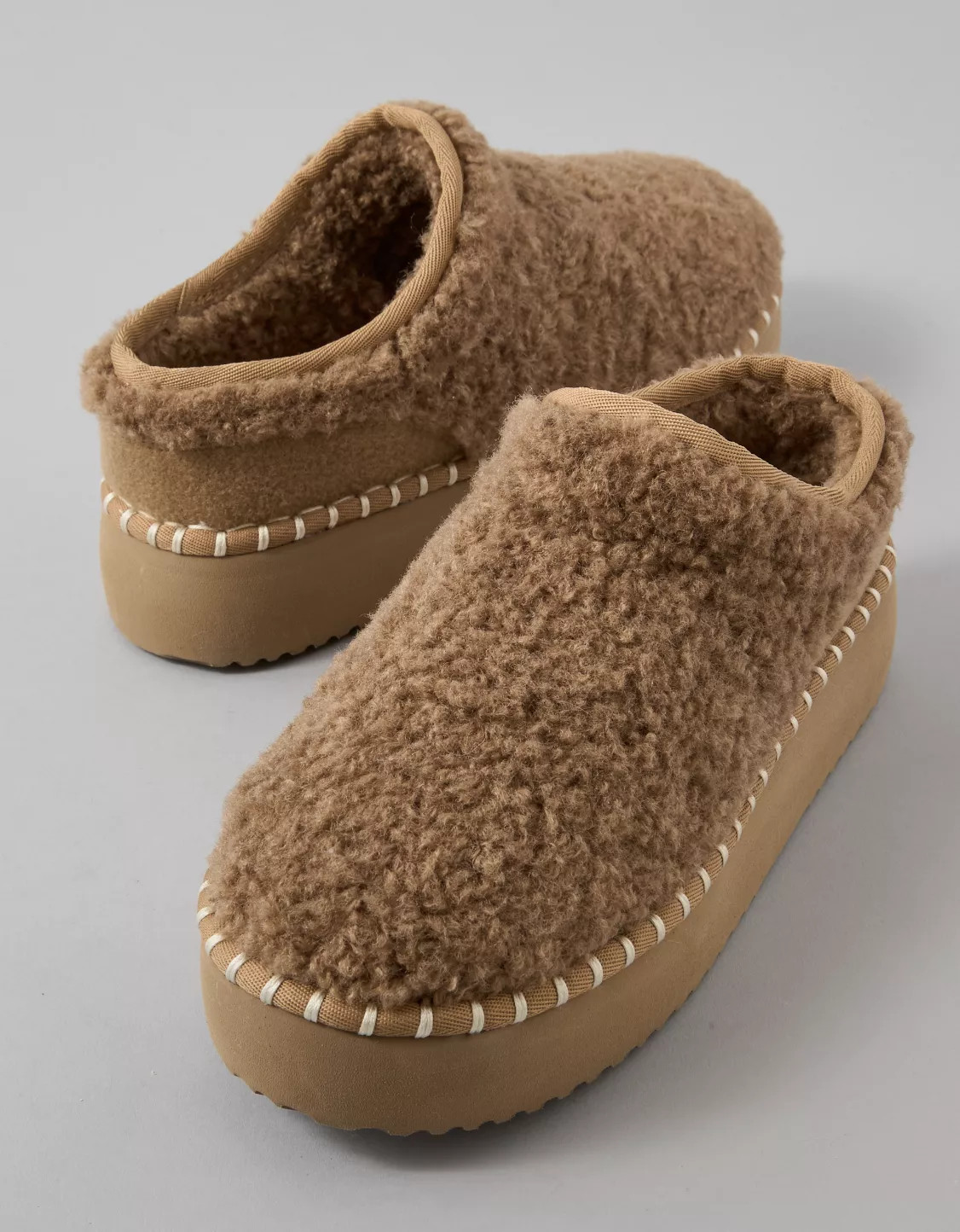AE Sherpa Scuff Slide | American Eagle Outfitters (US & CA)