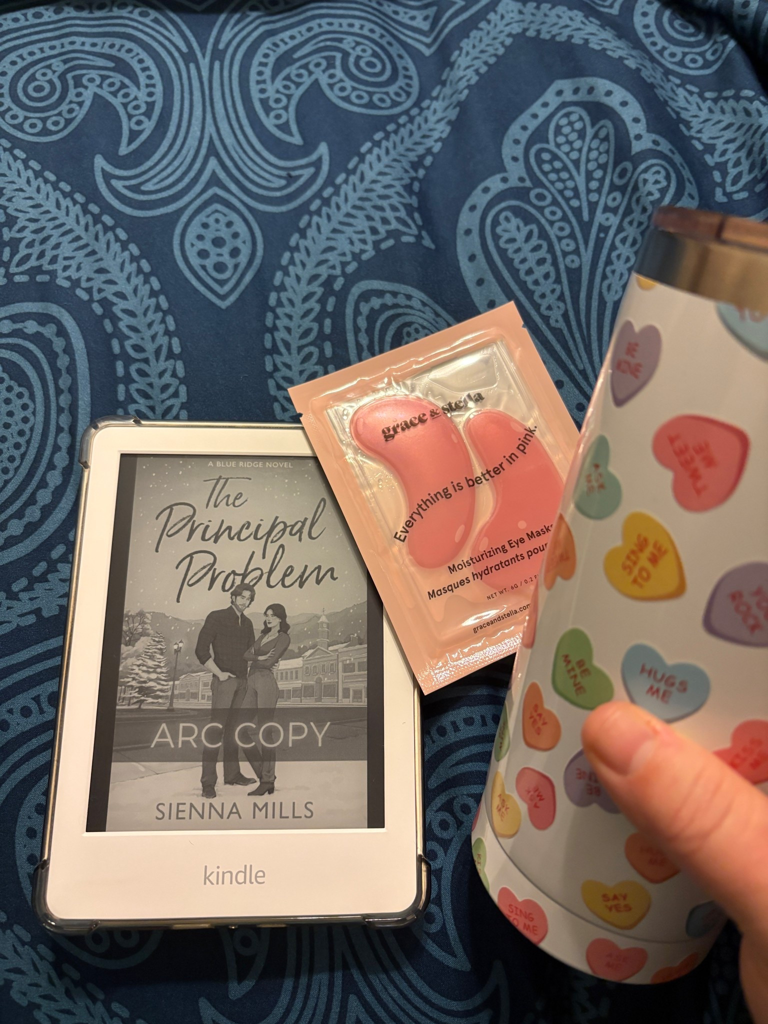 My favorite kind of morning ☕📖
Eye masks to help wake up and de-puff, coffee in my favorite leakproof tumbler, and a new book on my Kindle. I also just switched my bedding and it’s easily the softest I’ve ever had. All the cozy morning favorites linked here.
softest bedding I have felt in my life!! 

#LTKdayinmylife #LTKBeauty #LTKHome
