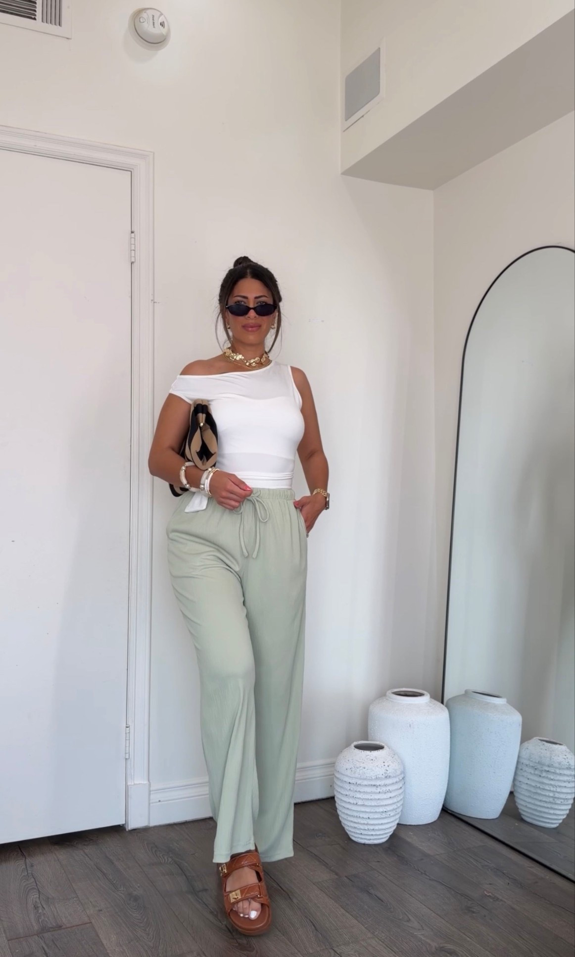 Casual and easy spring outfit. Love these linen pants, so comfy and the color 🤌 wearing medium 

#LTKootd #LTKSeasonal #LTKMidsize