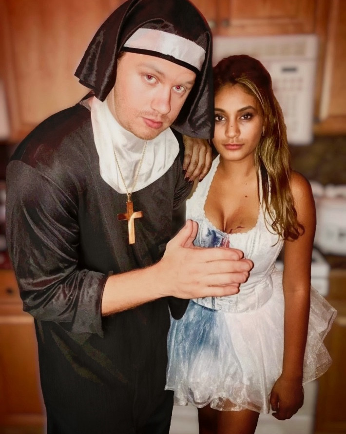 Halloween Costume: DIY Zombie Bride

#halloweencostume #amazon #halloween #halloweenparties #costumes #zombiebride #zombiebridecostume #diycostume

#LTKParties #LTKStyleTip #LTKHalloween