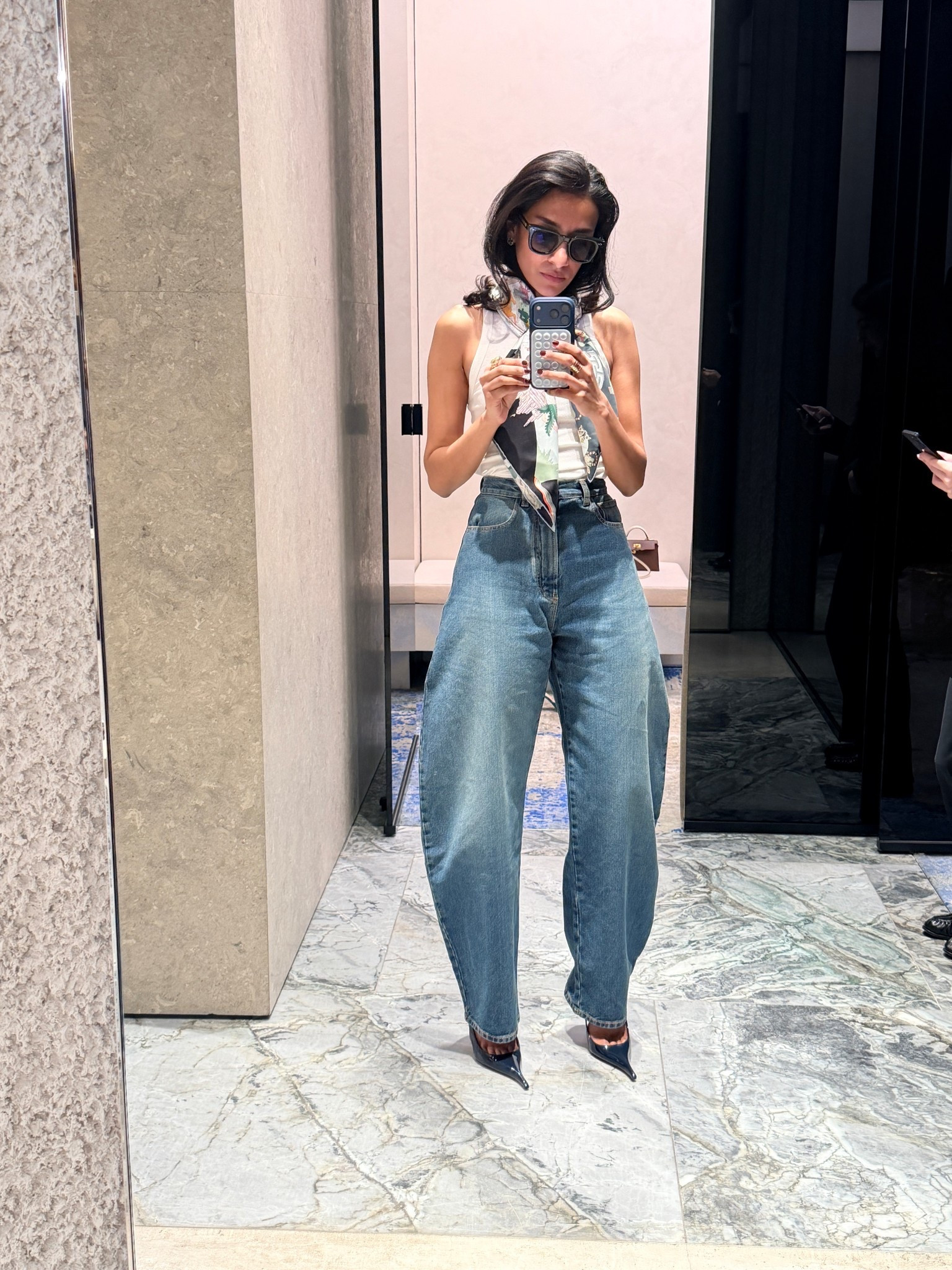 How to style barrel jeans 

#LTKgrwm #LTKootd #LTKdayinmylife