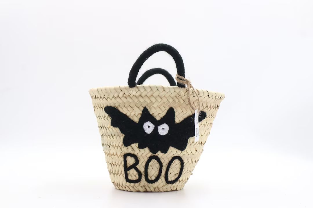 Trick or Treat Bag, Personalized Halloween Basket for Kids, Bat Straw Basket, Halloween Treat Bag... | Etsy (US)