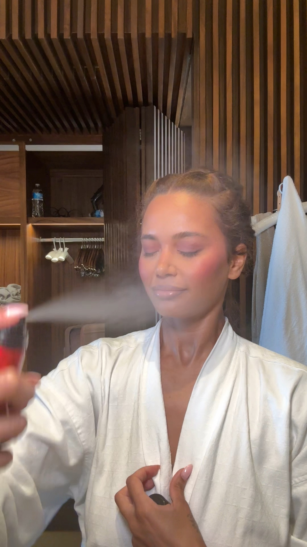 
My Makeup didn’t budge and it’s only $10￼😱 

#LTKTravel #LTKBeauty