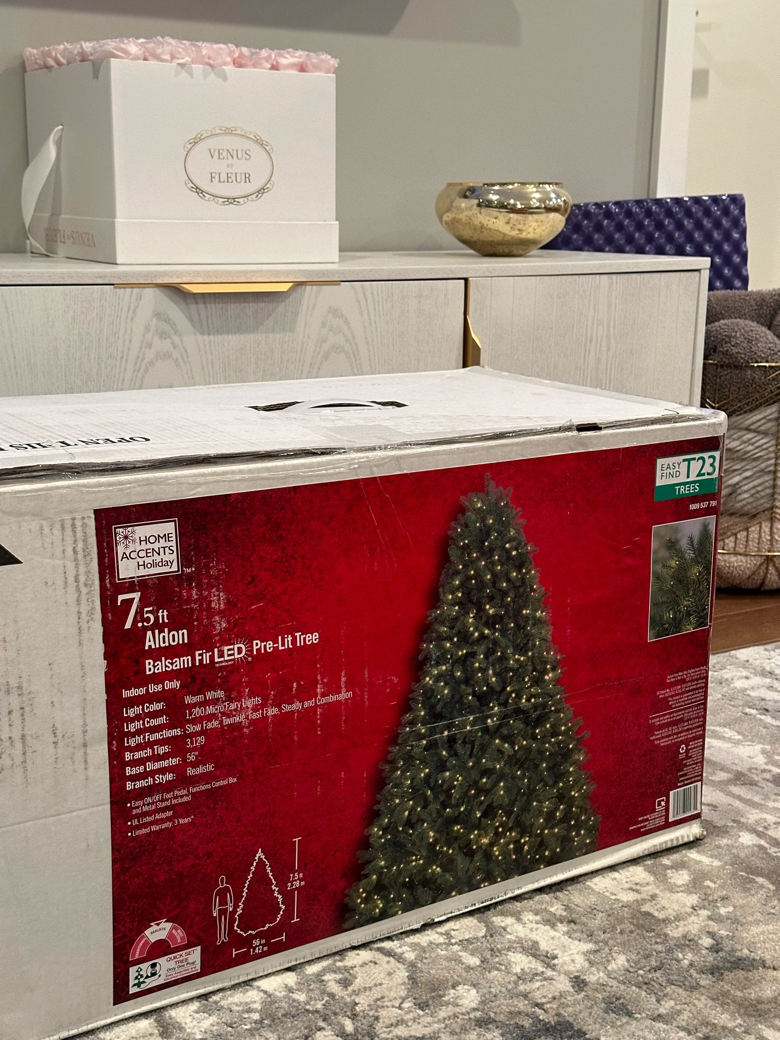 Home Depot christmas tree that’s in stock & delivers same day!! 

#LTKSeasonal #LTKhome #LTKHoliday