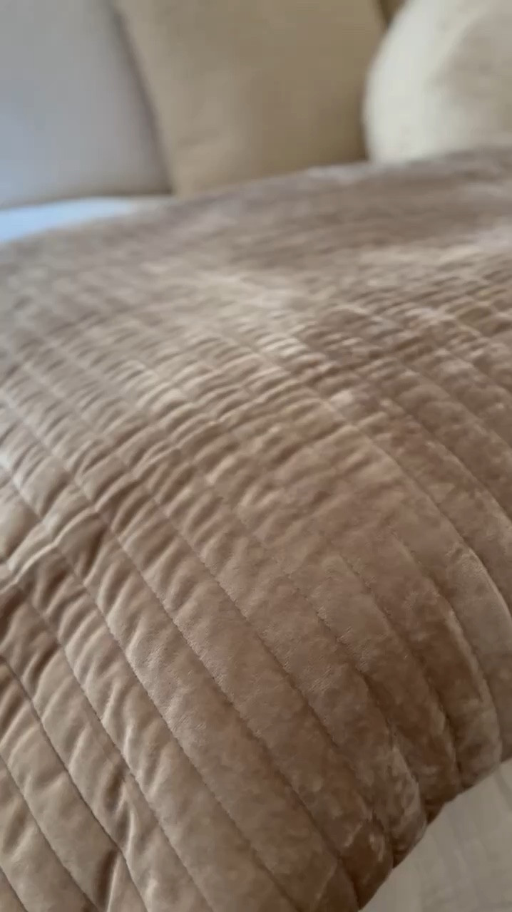 my favorite amazon bedding!! such good quality for the price!

#LTKHome #LTKSeasonal #LTKVideo