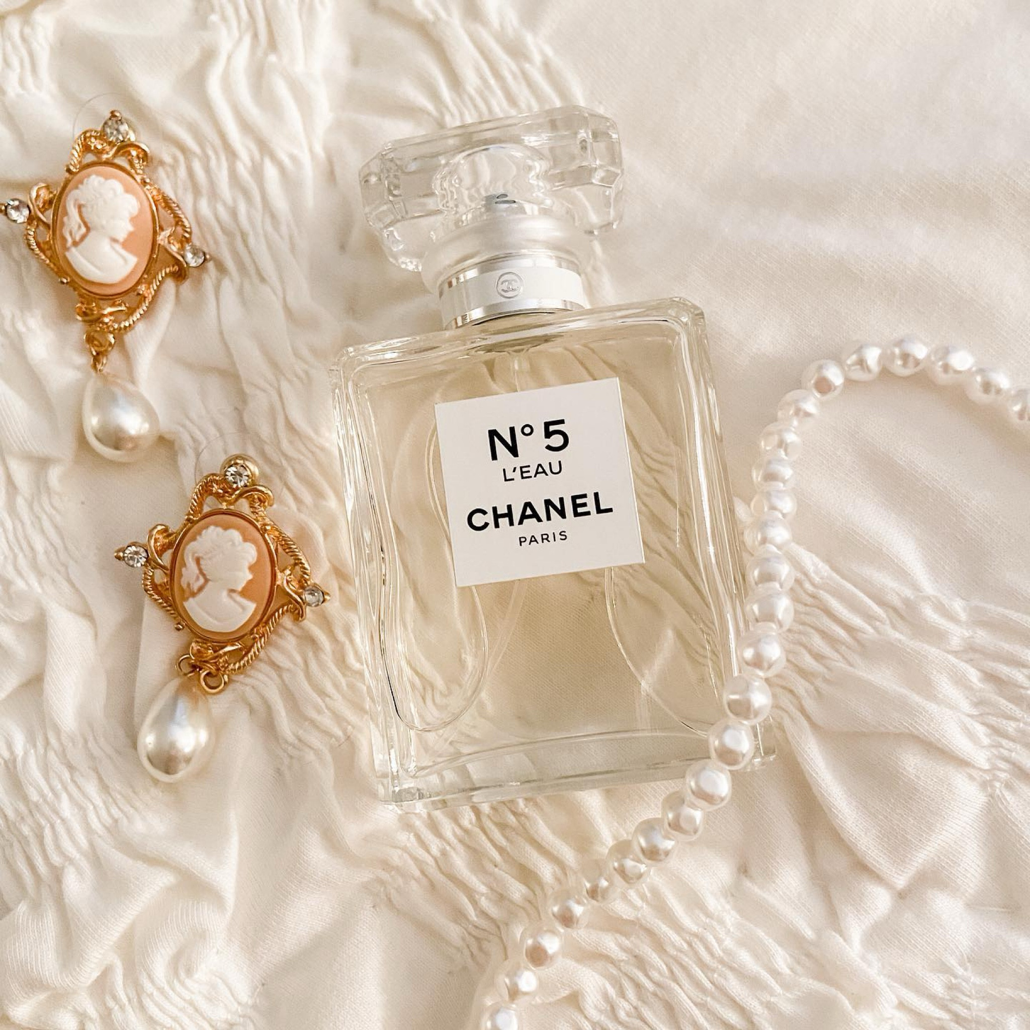Signature scent🌸✨Like traditional Chanel N°5, just lighter and more floral.

#Chanel #perfume #fragrance #beauty 


#LTKBeauty