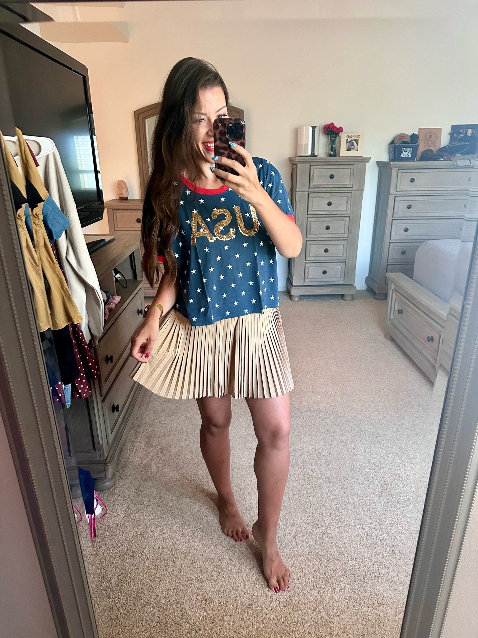 🇺🇸 Outfit! Wearing a L in the top, sized up because it’s a little cropped boxy style and size M in the escort, it has tons of stretch, built-in biker shorts, and a pocket. 👏🏻 ￼

#LTKootd #LTKmomlife #LTKActive