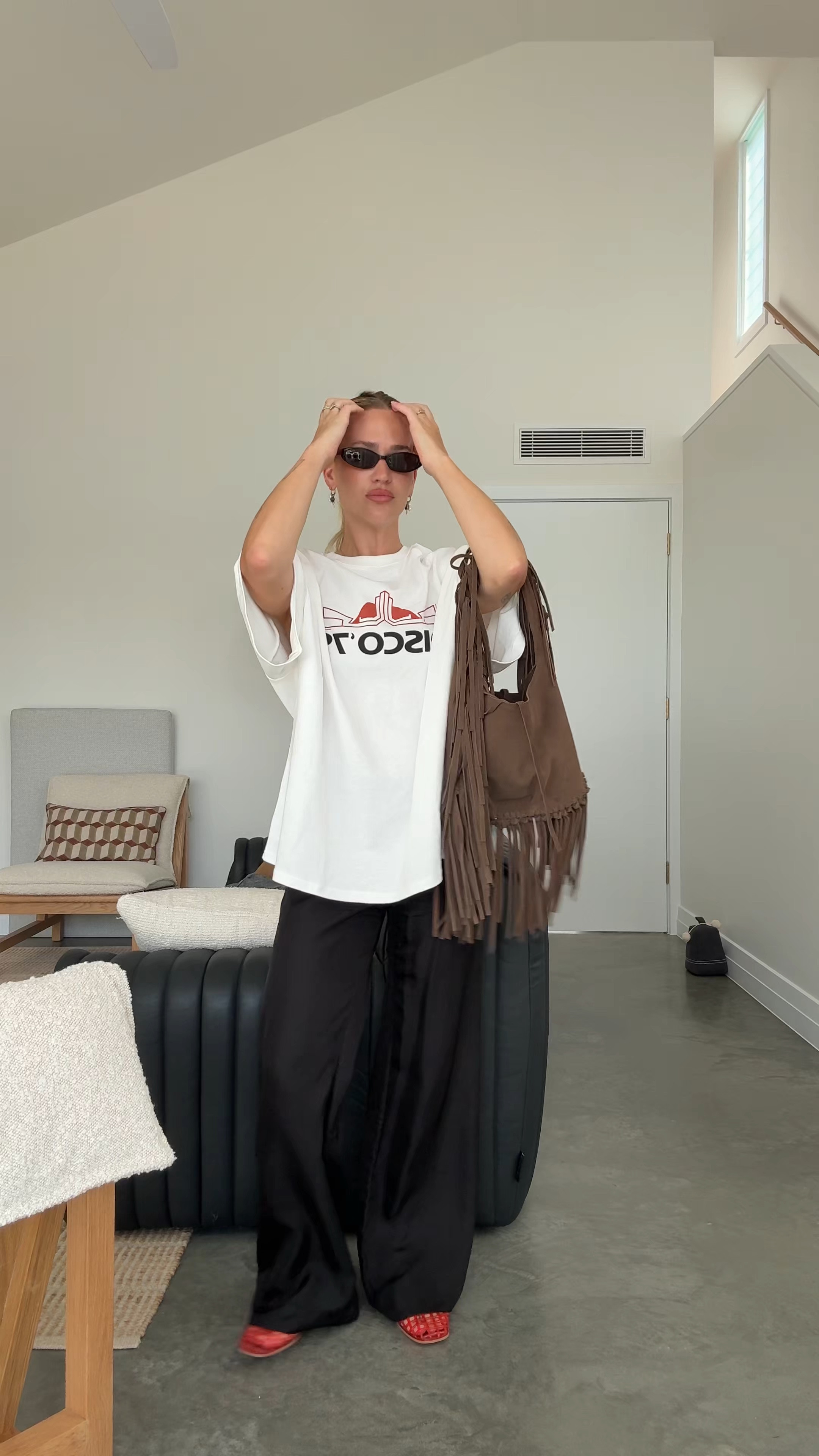 OOTD- the greatest tee love the fit and fabric. I am wearing a SIZE 6 
Size XS in pants. I am 157cm 
