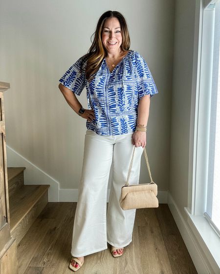 Summer outfit with white jeans and blue top 

Fit tips: blouse tts, L // jeans tts, 31 

Spring spring outfit preppy style midsize outfit midsize fashion the recruiter mom floral blouse denim jeans

#LTKSaleAlert #LTKMidsize #LTKSeasonal