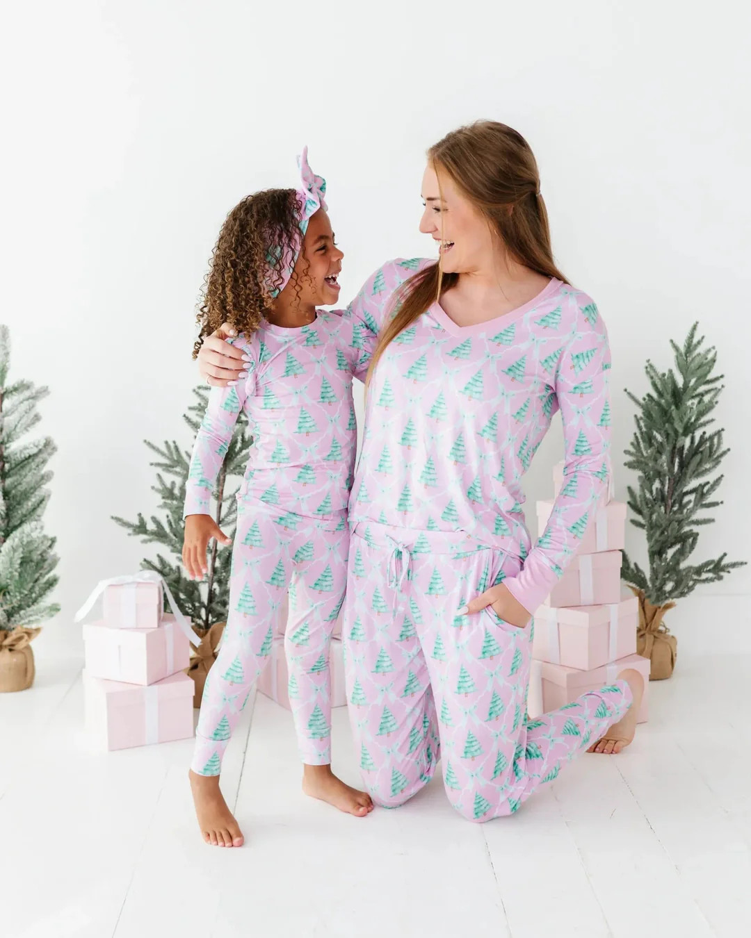 Un-fir-gettable Two-Piece Pajama Set | Bums & Roses