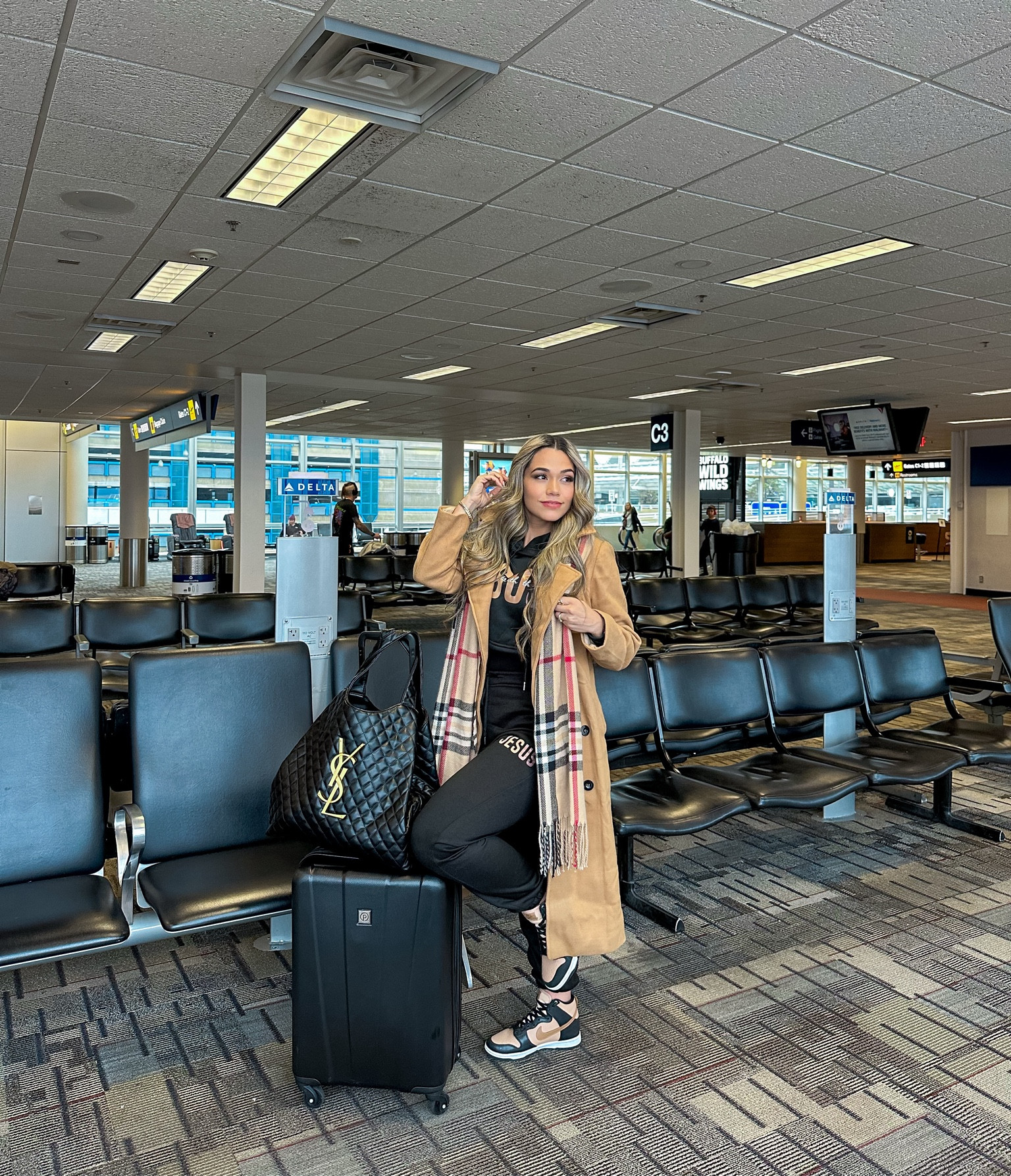 Airport Vibes ✈️❄️☃️🎄

#airportoutfits #airportlooks #airportoutfitsideas #ootd #winteroutfits #LTKSeasonal #LTKTravel #LTKFindsUnder100 #Miamifl #LTKFashion #LTKGiftGuide #traveloutfits

#LTKHoliday #LTKTravel #LTKStyleTip