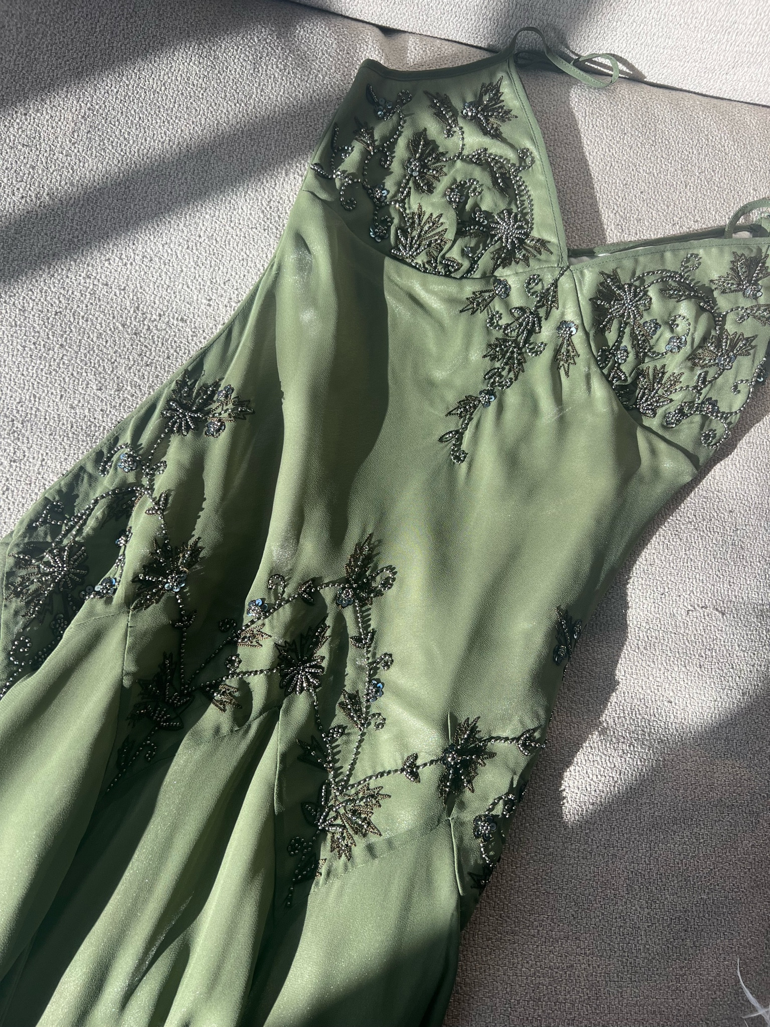 found the perfect holiday dress that also is giving tinker bell 💚❤️🎄

#holidaydress #holidayoutfits #holidays #winterdress #holidayseason #perfectdress #winteroutfit #adriannapapell #tinkerbell