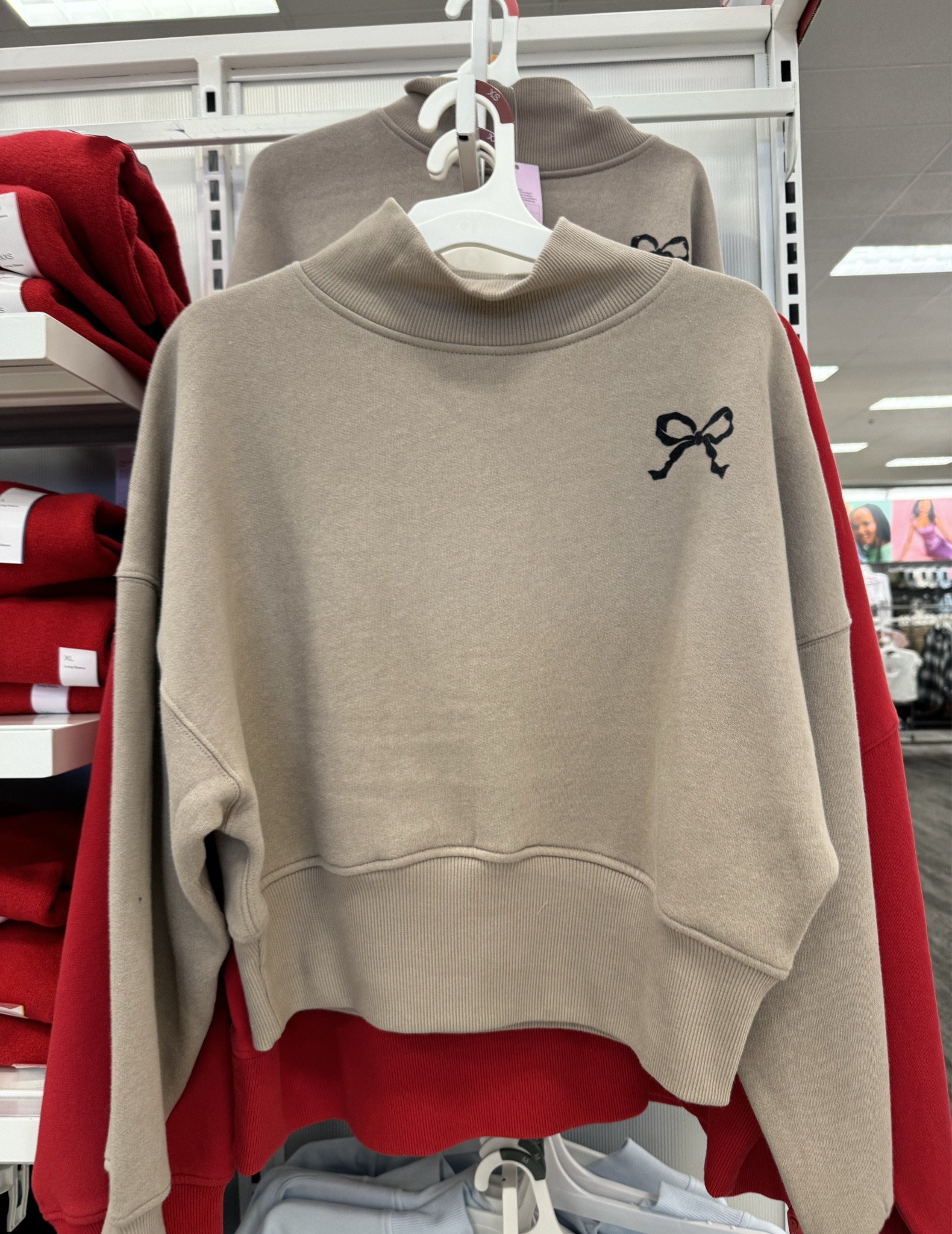 The cutest holiday bow pullover from Target! 

#LTKStyleTip #LTKGiftGuide #LTKHoliday