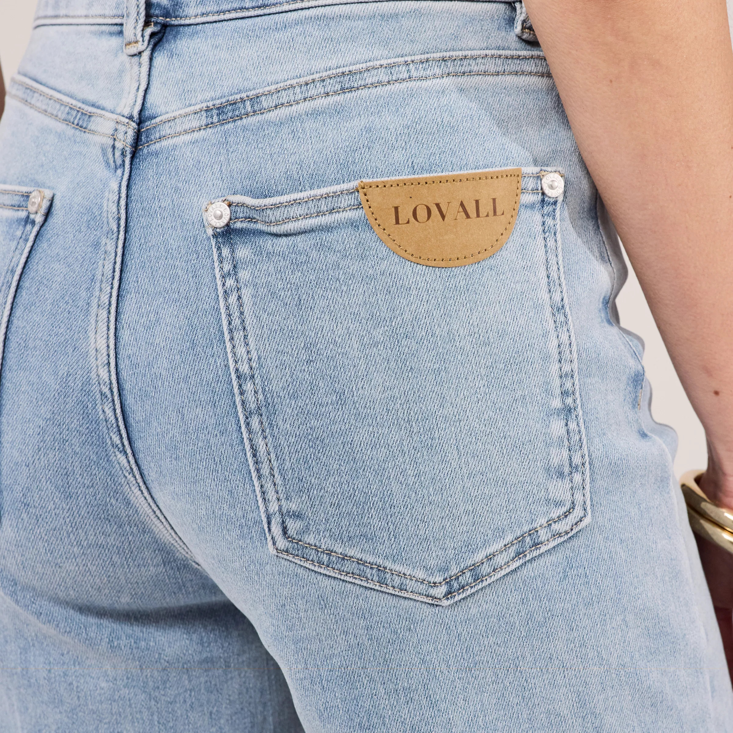 Stretch Wide Leg Jeans | Light Bleach | LOVALL