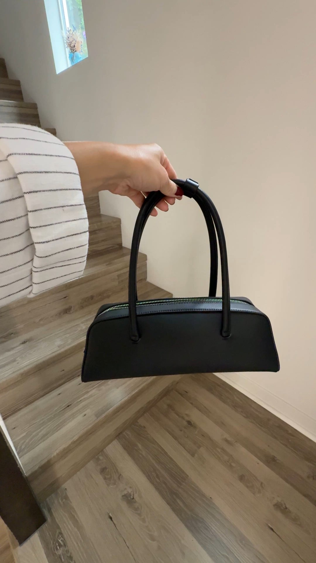 Sale alert 🚨 One of my favorite handbag brands is on sale! This bag is stunning! Looks designer and the quality is amazing. It looks and feels more expensive than it is. Comes in several colors and prints. I love that it is an Asian female owned brand. Get it on sale for a limited time!

Mini bag, shoulder bag, small handbag, Freja, sale, The Stylizt 





#LTKSaleAlert #LTKstorytime #LTKootd