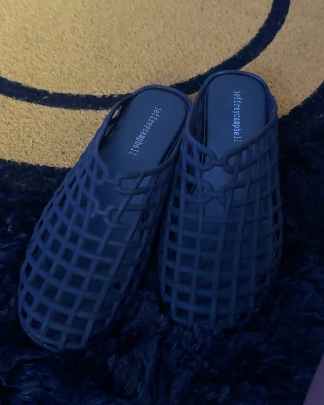 Jellies are perfect for this weather. Click the link! 

#LTKFindsUnder100 #LTKSummerEdit #LTKSeasonal