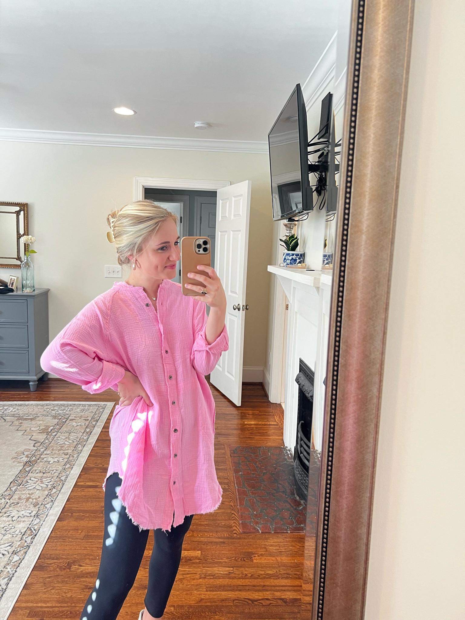 Oversized long sleeve button down // wearing a size small! 

#LTKunder50 #LTKSeasonal #LTKstyletip