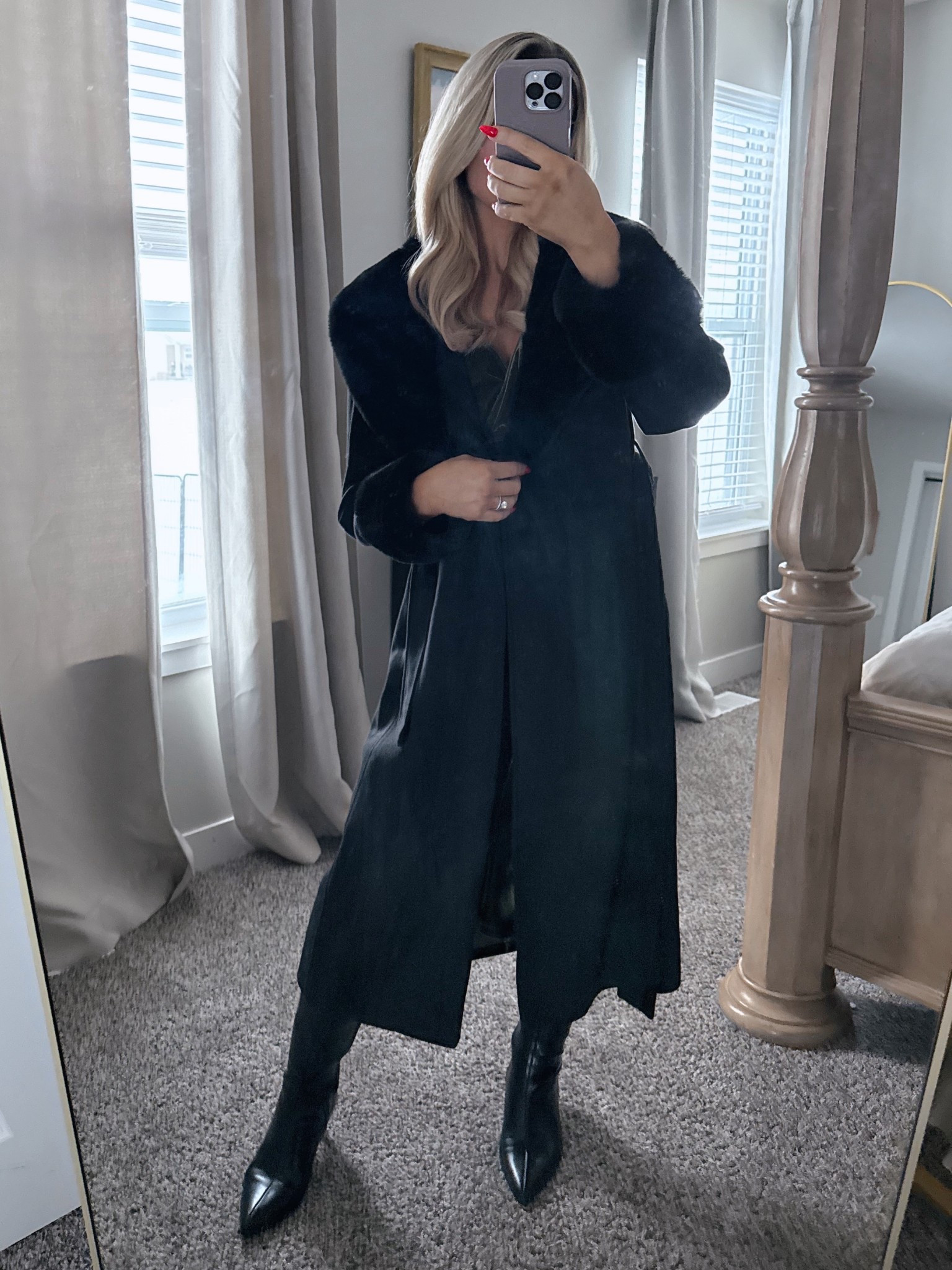 Fave fur-trimmed long coat 🖤

#LTKHoliday #LTKSeasonal #LTKootd