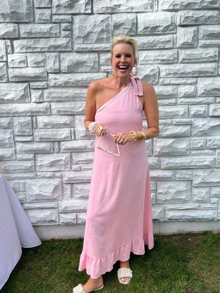 🚨Promo code
Save 20% off with Code DARCY20

#weddingguest dress or Bridal shower, garden party… This is your Summer Social Season Dress✔️🌸

Dress petal and pup 

Shoes Steve Madden pearls 
Bracelets one arm Julie Vos 
Other arm pearls bracelet stack (old) linked Amazon find 

Pearl hear sunglasses Amazon find
Pearl hoops 

#LTKParties #LTKWedding #LTKStyleTip