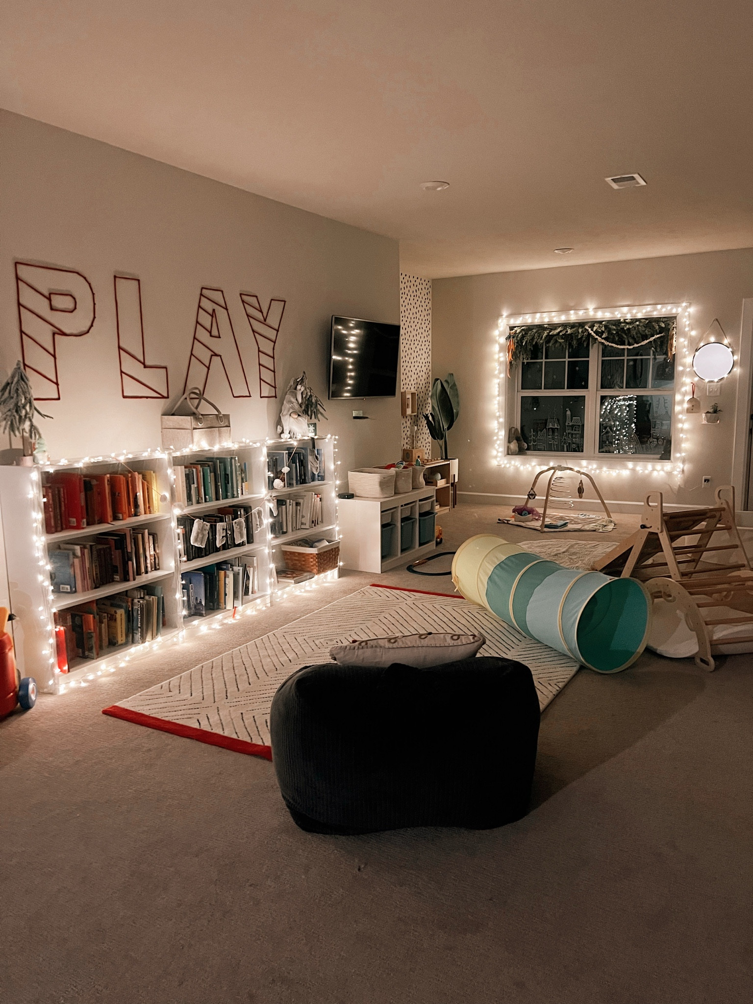 Holiday playroom decor ✨
.


#LTKSeasonal #LTKHome #LTKHoliday