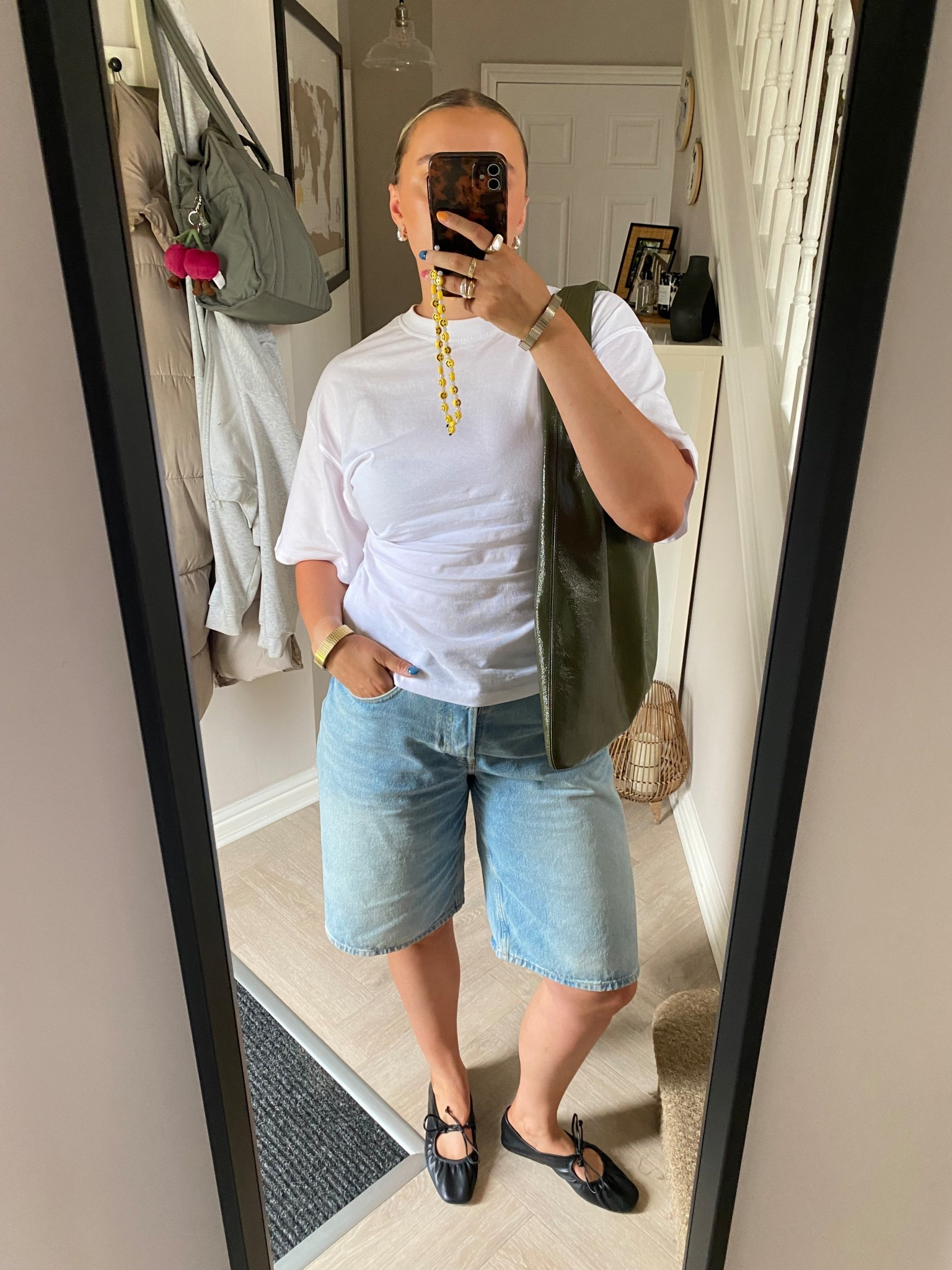 Cos shorts // mid size outfits 

#LTKsummer #LTKuk #LTKmidsize