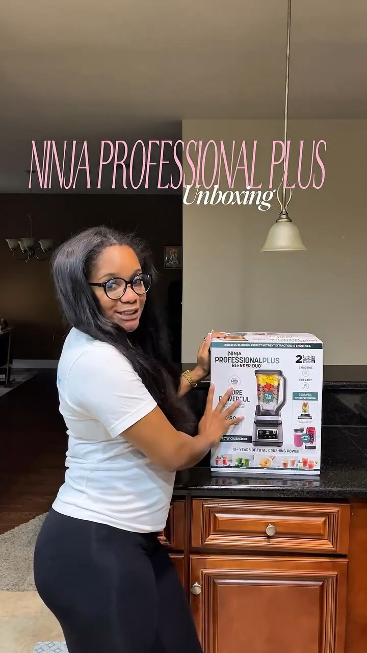 Momma got a new kitchen toy 🤗
•
•
•
@ninjakitchen 
•
•
•
#ninjakitchen #ninjablender #sahm #wfhmom #asmrunboxing