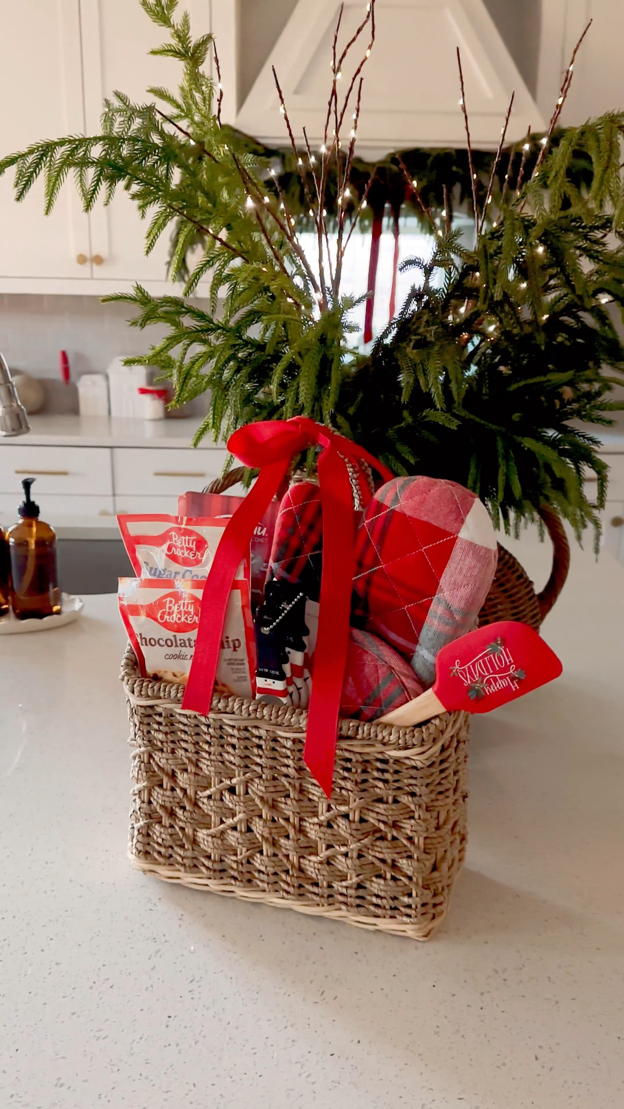 Cute and simple gift idea for neighbors, friends, hostesses and anyone else who loves baking, especially around the holidays!

#LTKFindsUnder50 #LTKHome #LTKHoliday