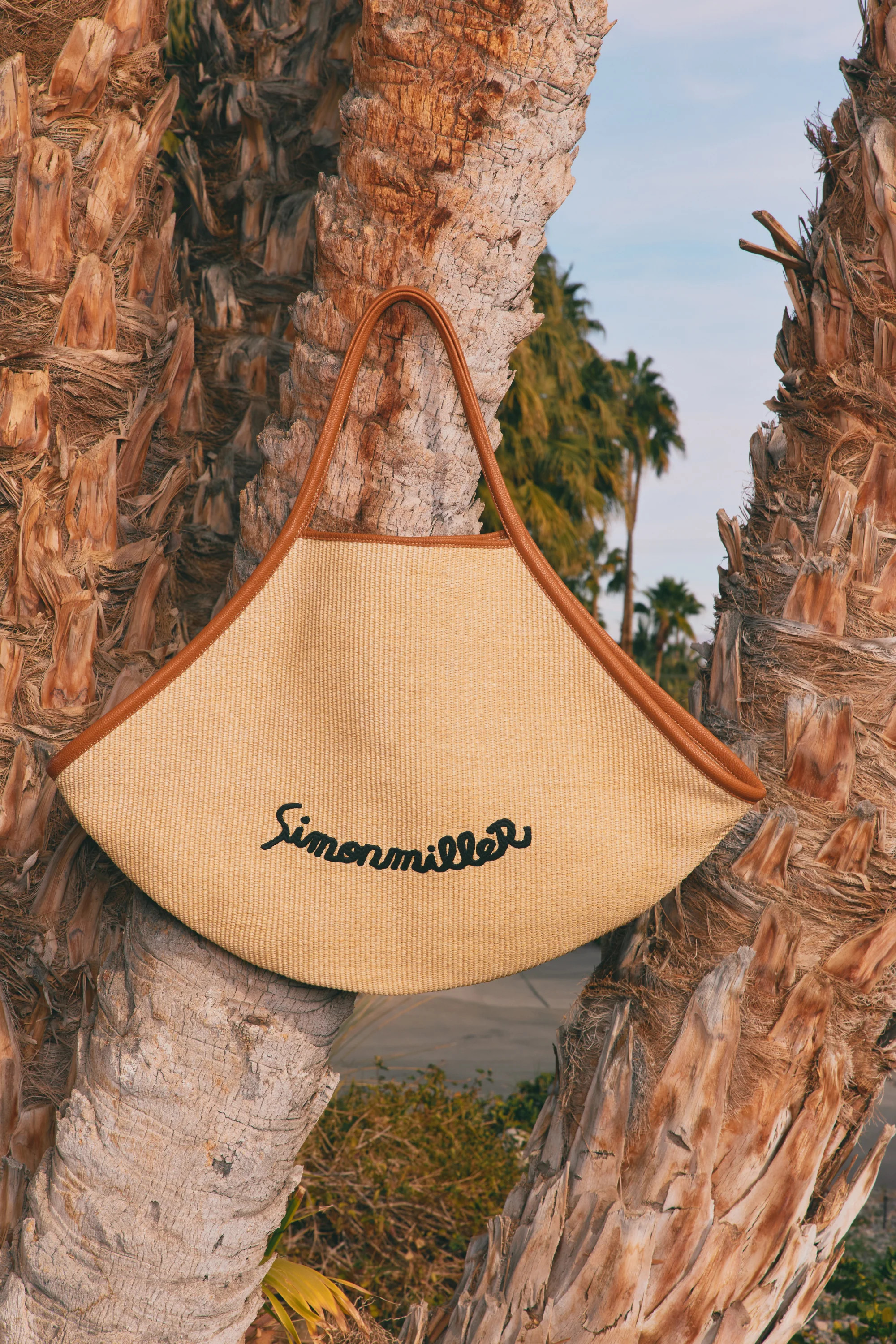 Large Mercado Tote in Natural/Black | SIMONMILLER | Simon Miller