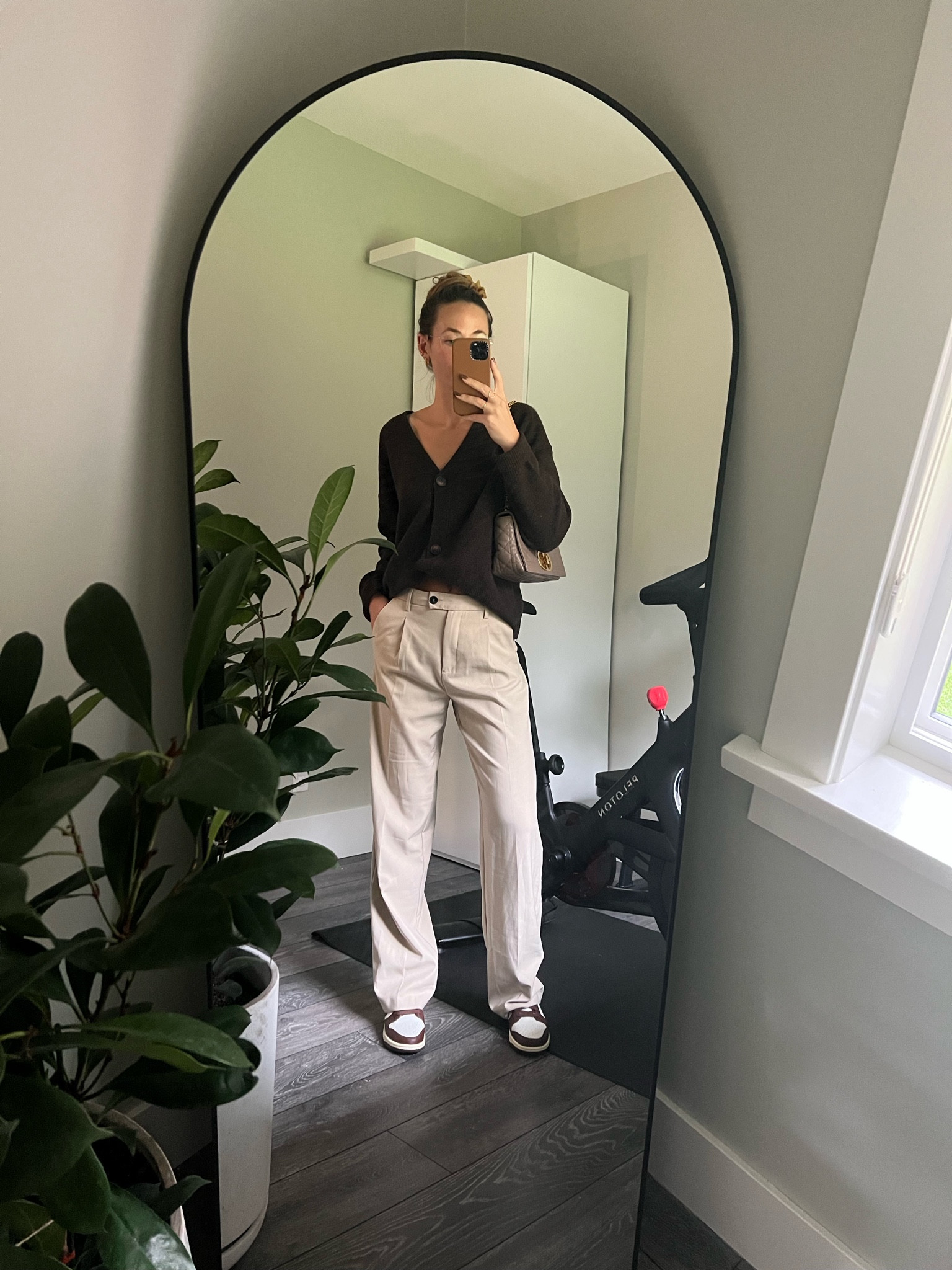 Work from home but make it comfy.

The pants are from Berksha. 

#WFH # OotD

#LTKSeasonal #LTKshoecrush #LTKhome