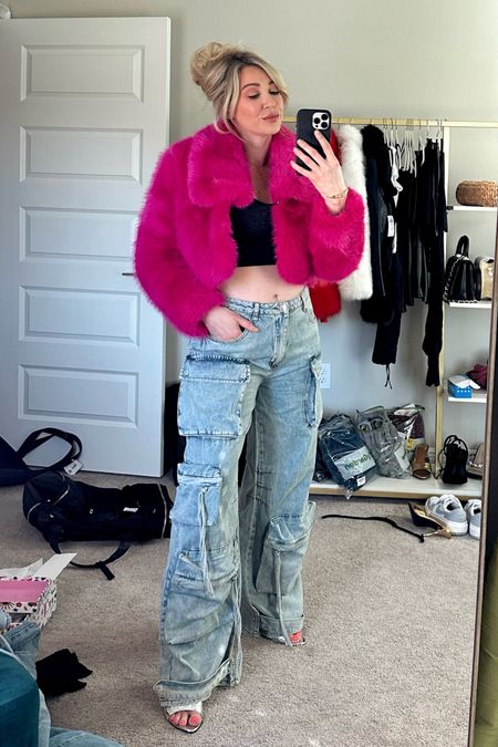 Obsessed with these pants does not even describe it!! These are the denim cargo pants I have been searching for!!
And this pink faux fur!!! Love it so much I’m wearing it to the grocery store lol

Wearing medium

#LTKSeasonal #LTKstyletip #LTKover40
