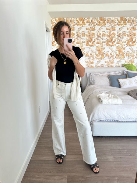 I am LOVING embroidered jeans, and I’ve been on the search to add to my Jean collection. Wearing a size 29 Abercrombie Jean for an oversized look.

Also, I linked the SAME EXACT JEAN but curve love version in my similar items! 

#LTKSpringSale #LTKsalealert #LTKtravel