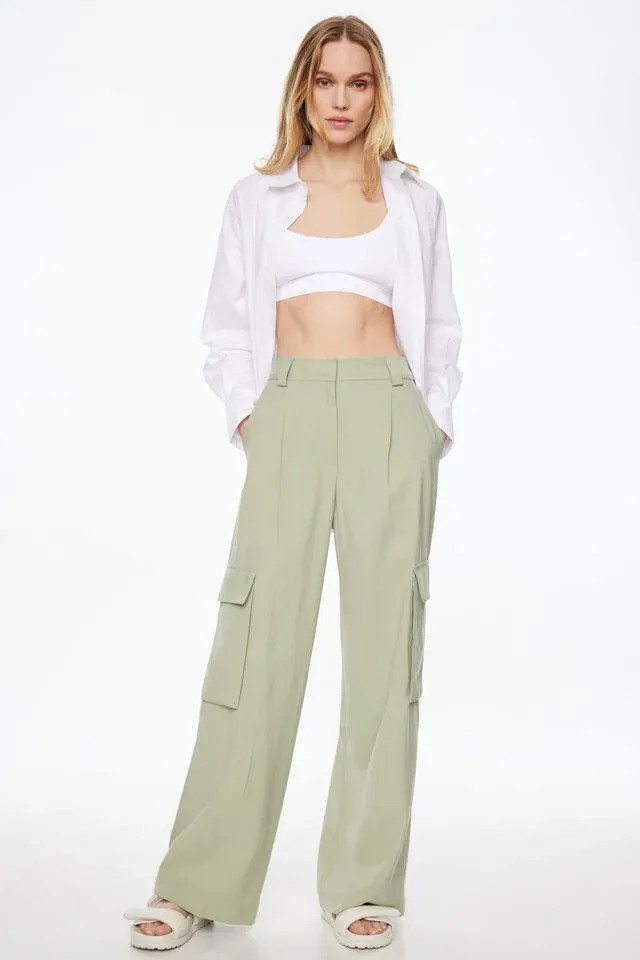 Gemma Wide Leg Cargo Pants | Dynamite Clothing
