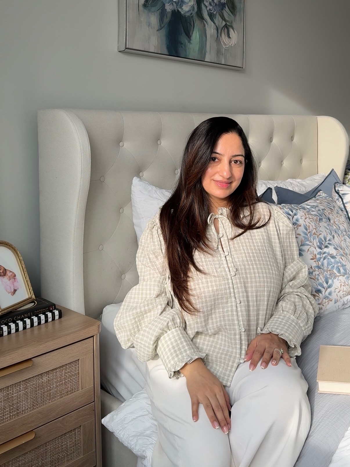 Romanticising the life I once prayed for ✨

.
.
#grateful  #home #vancouverinfluencer #walmartfinds