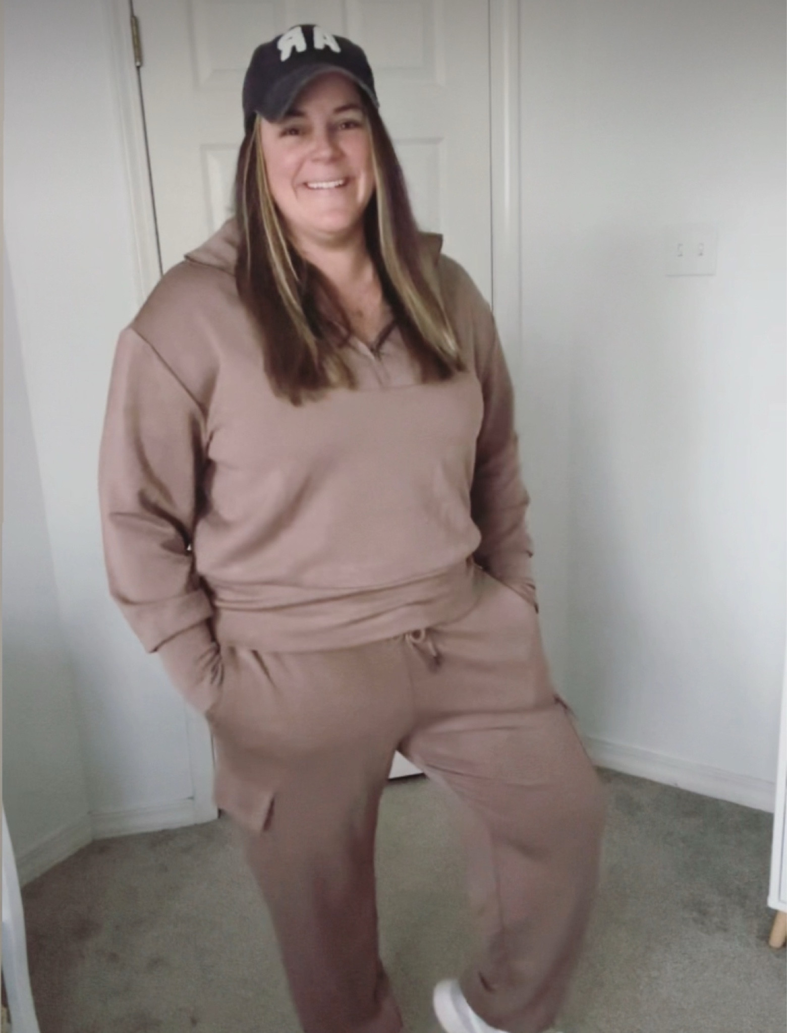 Scubaknit half zip sweat joggers!!! THEY ARE THE SOFTEST THING EVER!🤎🤎🤎

Joggers, half zip, neutral, comfy, winter

#LTKPlusSize #LTKFindsUnder50