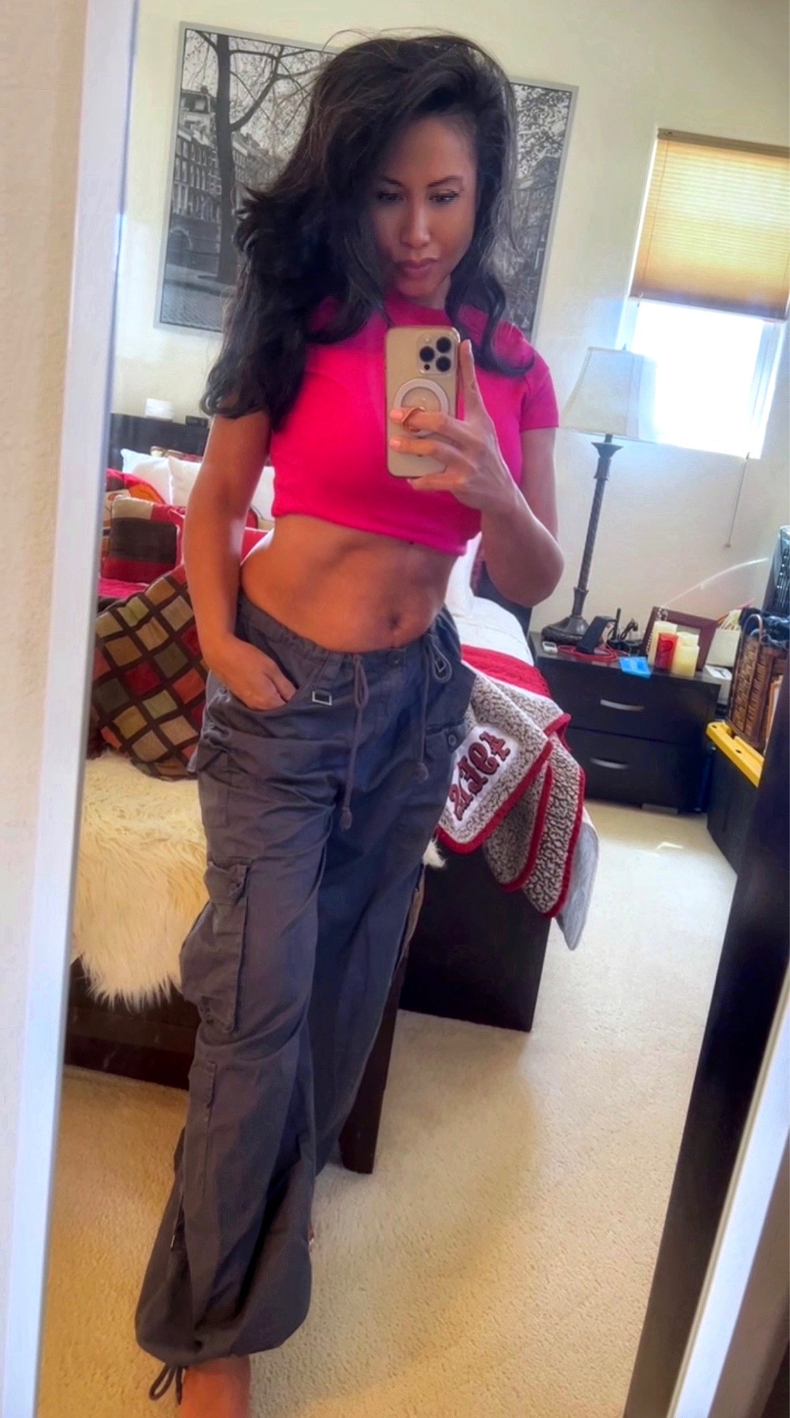 I’m 5’3 128 lbs and wearing the shirt in SM and the pants in LG. The shirt is full length and has enough weight to stay folded in as a crop top.

#LTKstyletip #LTKfindsunder50 #LTKU