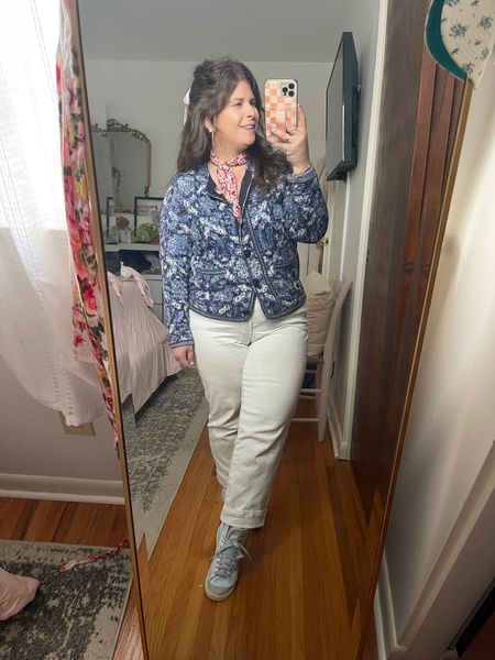 Memorial Day outfit. 4th of July outfit. Cute knit jacket with white denim



#LTKSeasonal #LTKStyleTip #LTKParties