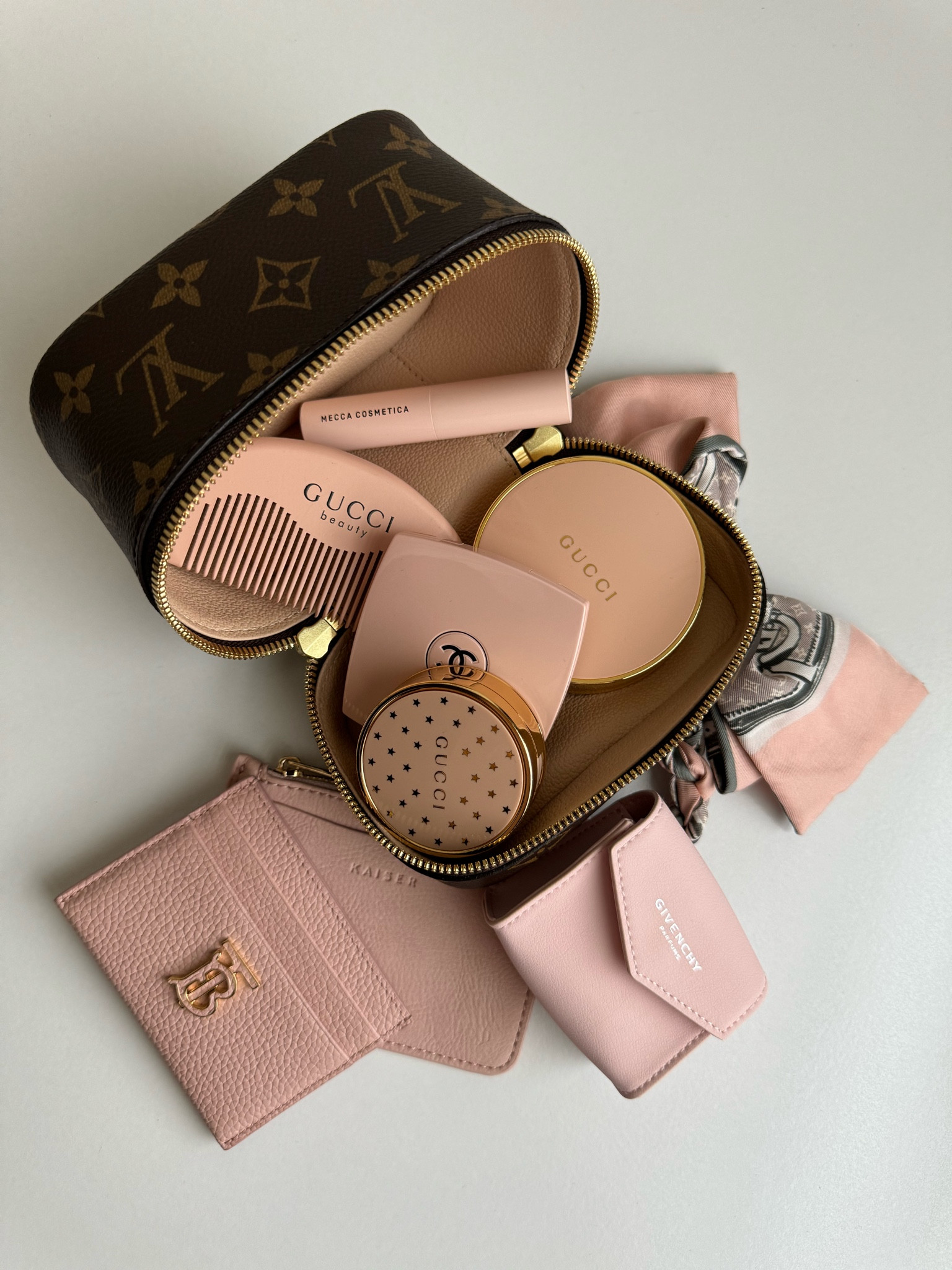 Monogram and pink! What a combo 🩷