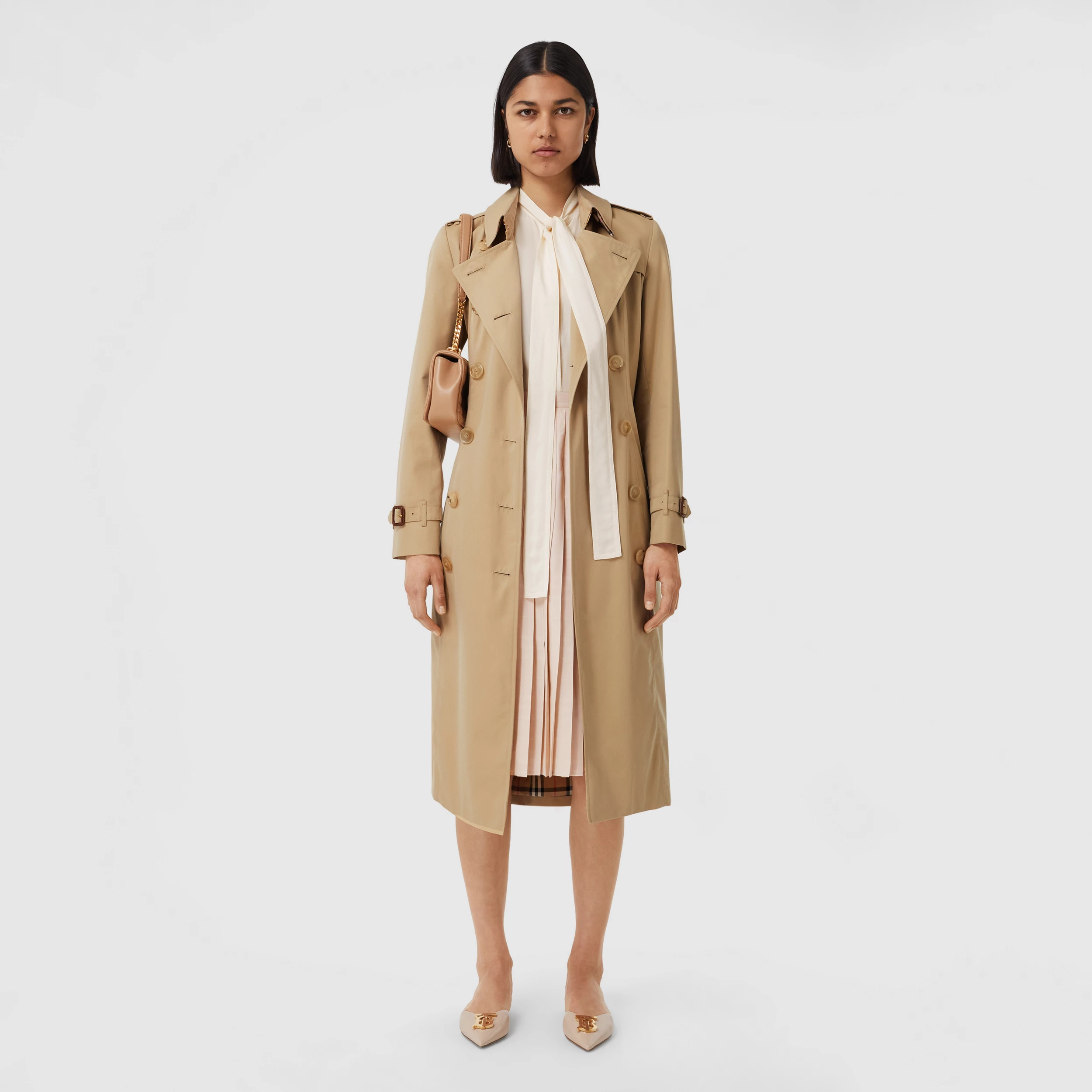 The Long Chelsea Heritage Trench Coat in Honey - Women | Burberry® Official | Burberry (US)