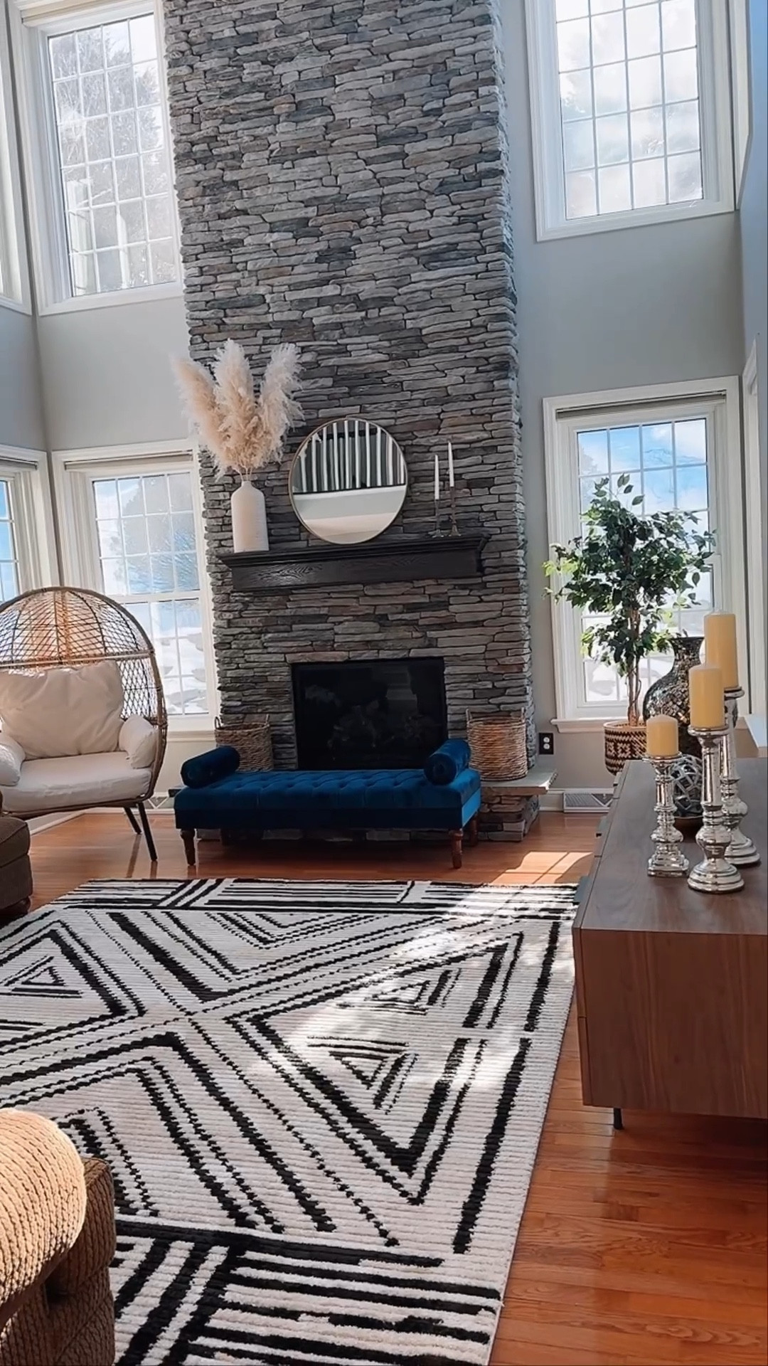 home decor
livingroom
home styling
sale alert


#LTKFamily #LTKSaleAlert #LTKHome