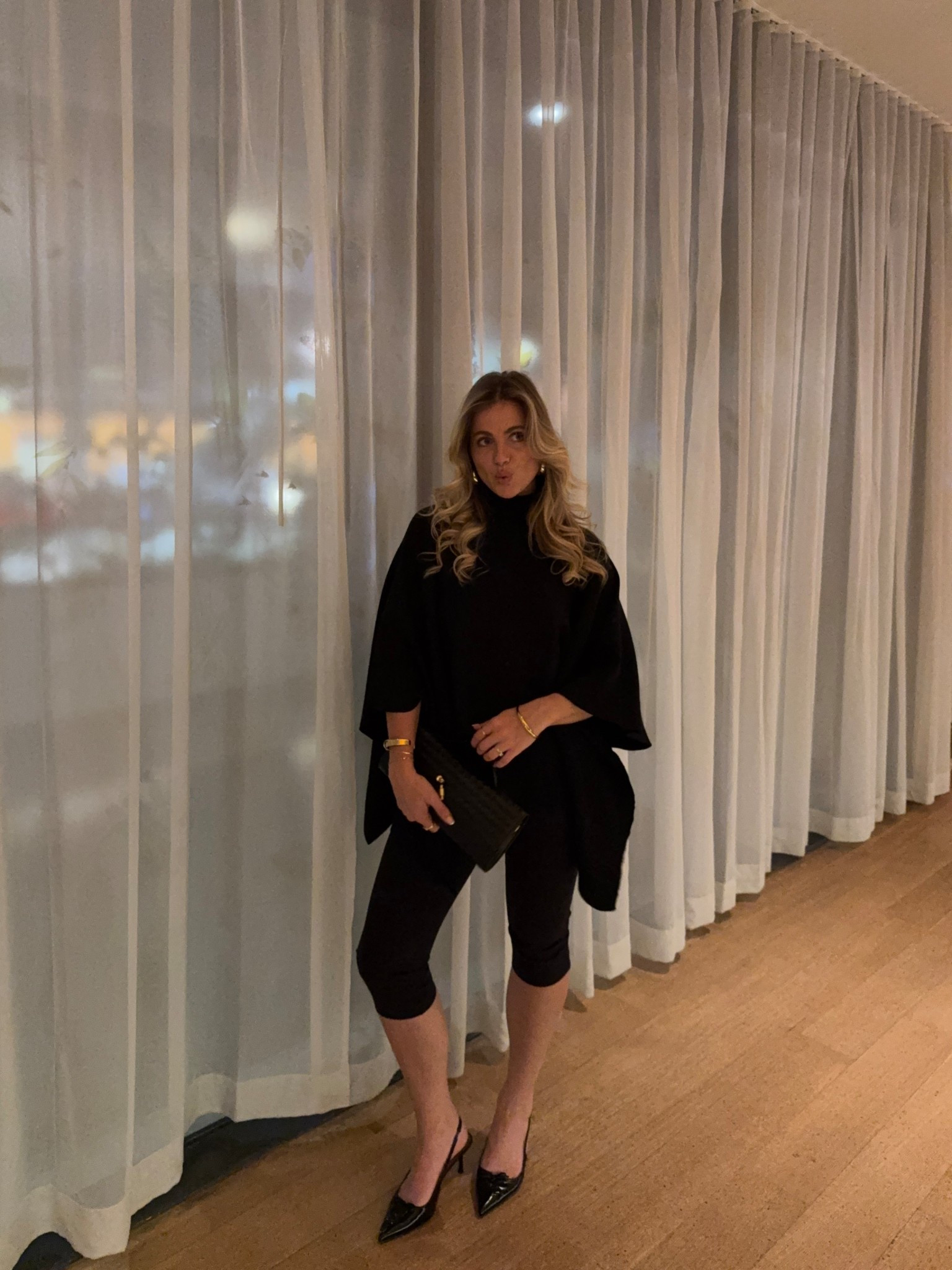 My exact poncho is sold out but linked a bunch of similar options!! 

#LTKootd