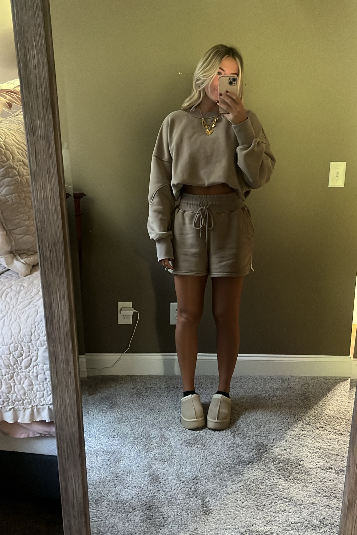 The coziest fall set!!!! Slippers are also from AMAZON and are my fav 🫶🏼🫶🏼🫶🏼🫶🏼

#LTKStyleTip #LTKSeasonal #LTKActive