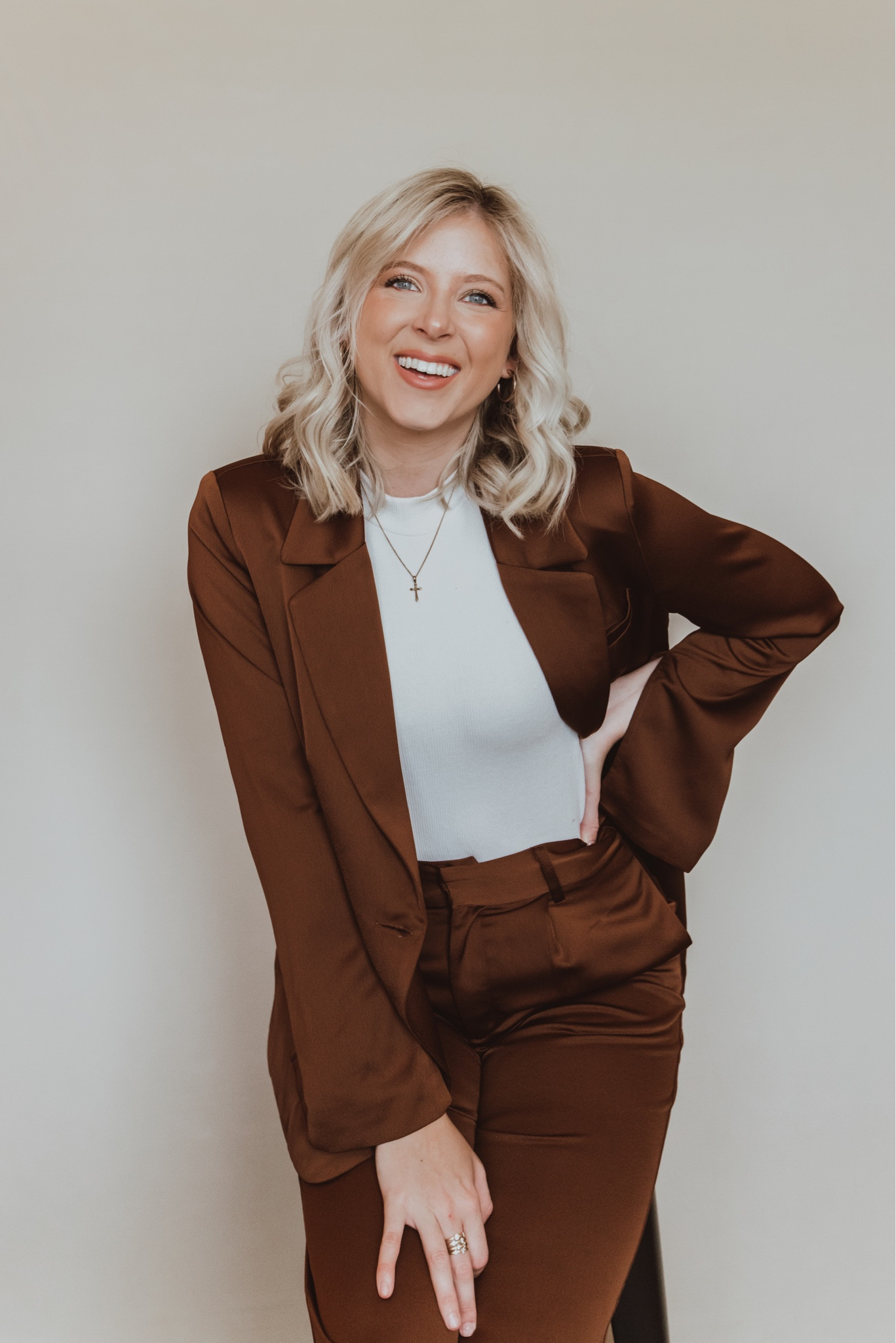 Shop this headshot look that’s on mega sale right now at Forever 21! Take an extra 50% off if you buy it through the app!! #headshotoutfit #photographer #photographeroutfit

#LTKfit #LTKstyletip #LTKunder50