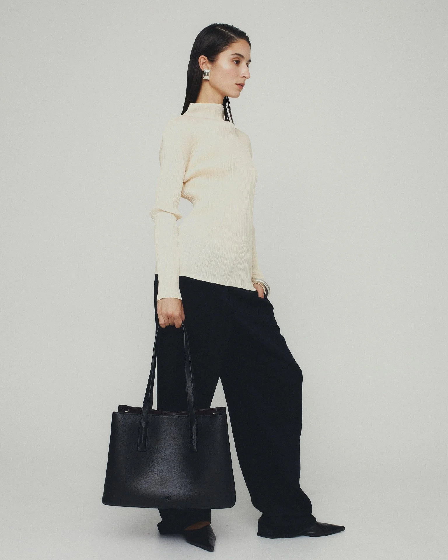 Linnea Tote Black - Luxury Vegan Work Bag | Freja New York