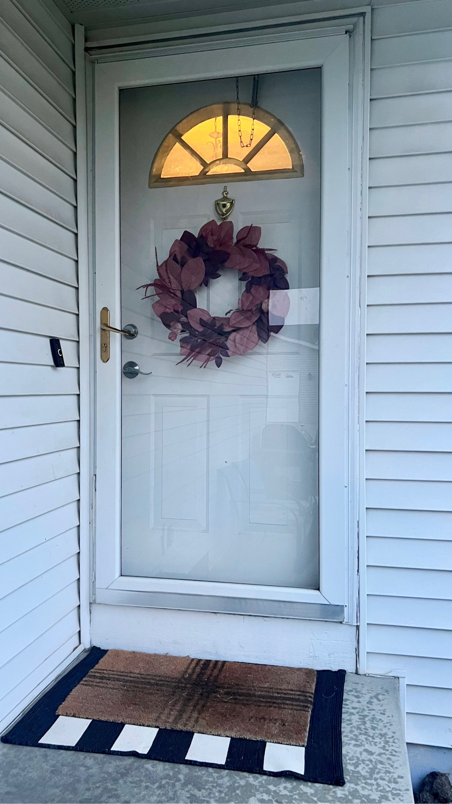 Minimal fall porch decor but I love it! 


Wreath, rug, doormat, fall decor 

#LTKSeasonal #LTKHalloween #LTKhome